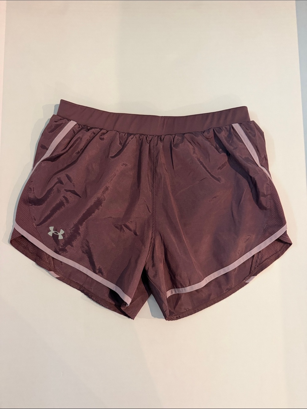 Under Armour Women's Athletic Shorts with Light Trim size MEDIUM